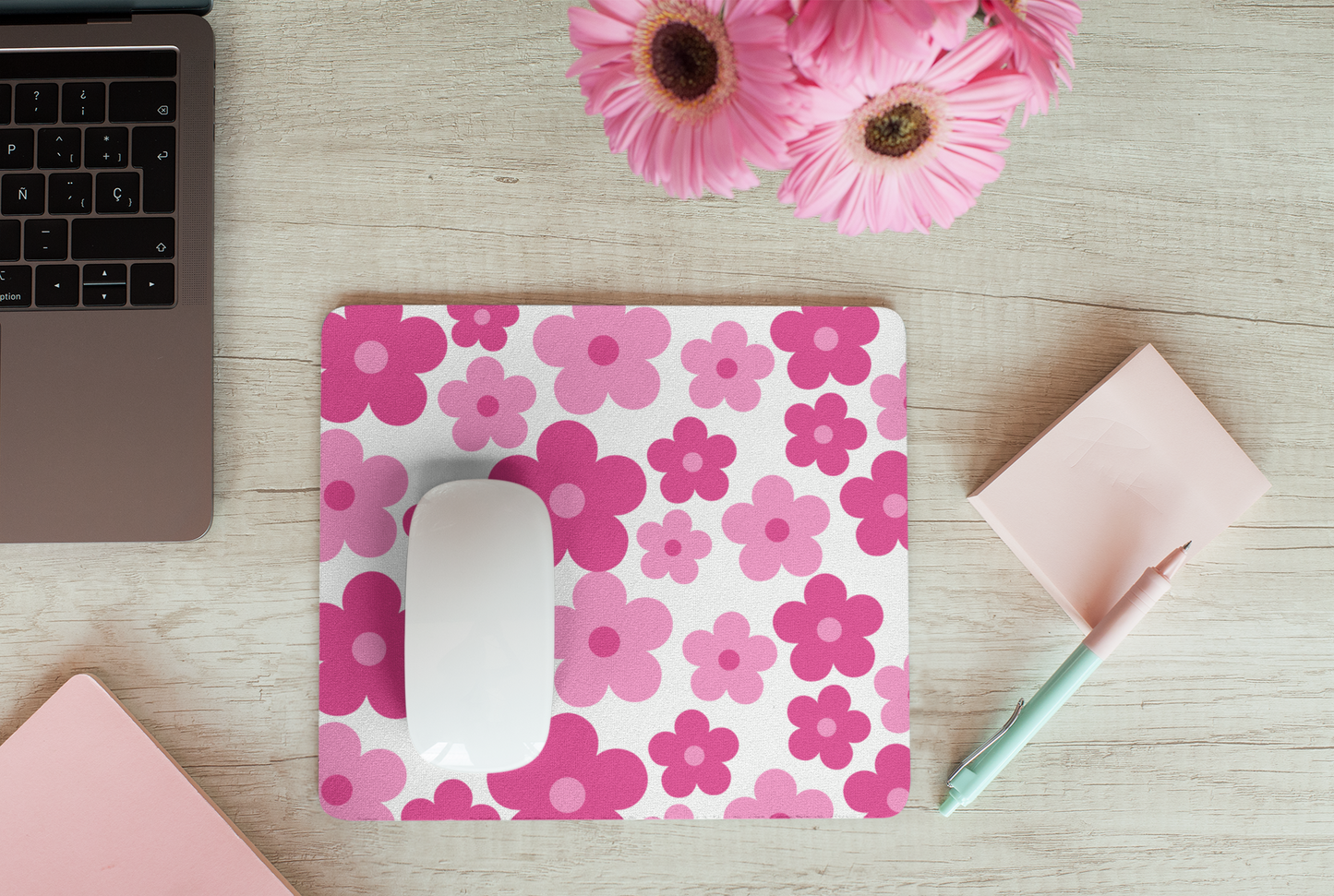 Pink Retro Daisy Mousepad